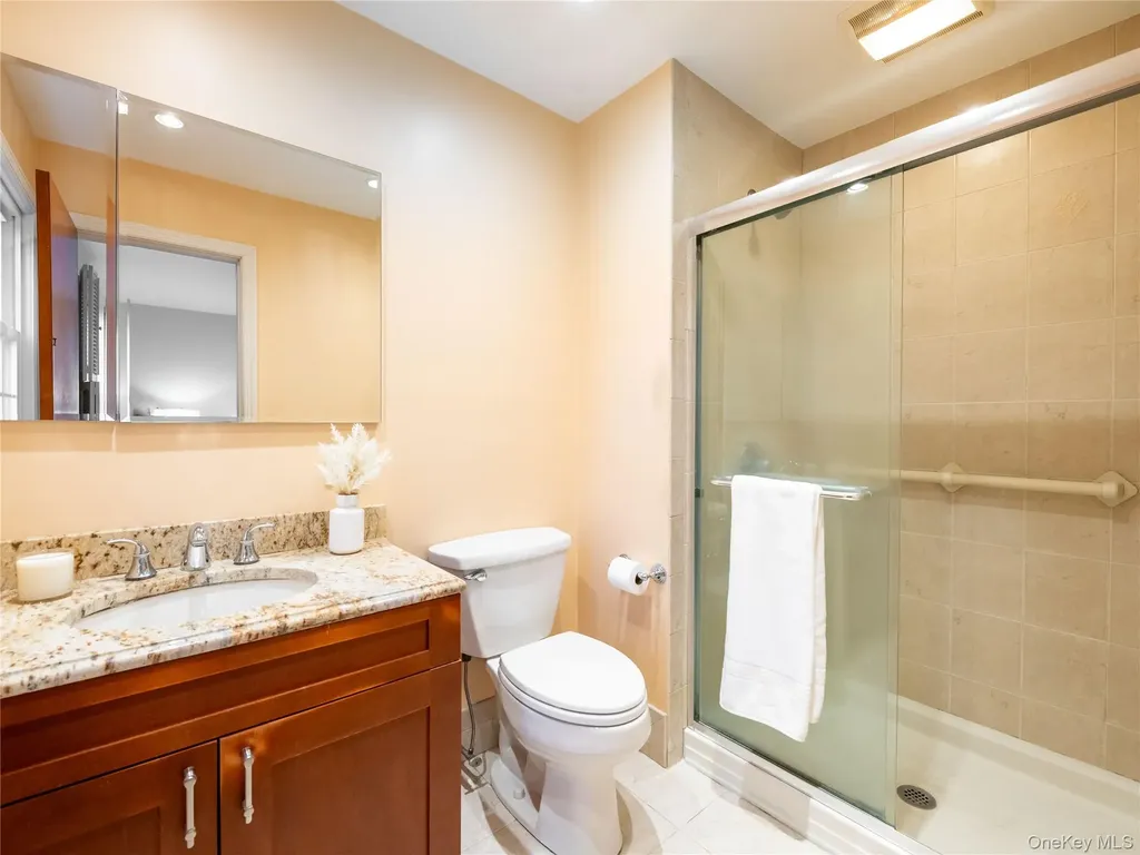 427 Ryder Road Manhasset NY 11030