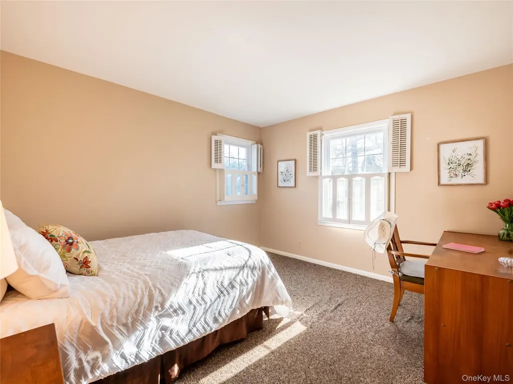 427 Ryder Road Manhasset NY 11030