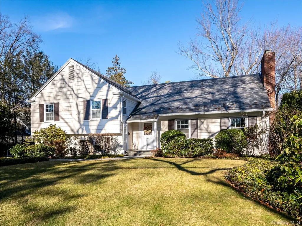 427 Ryder Road Manhasset NY 11030