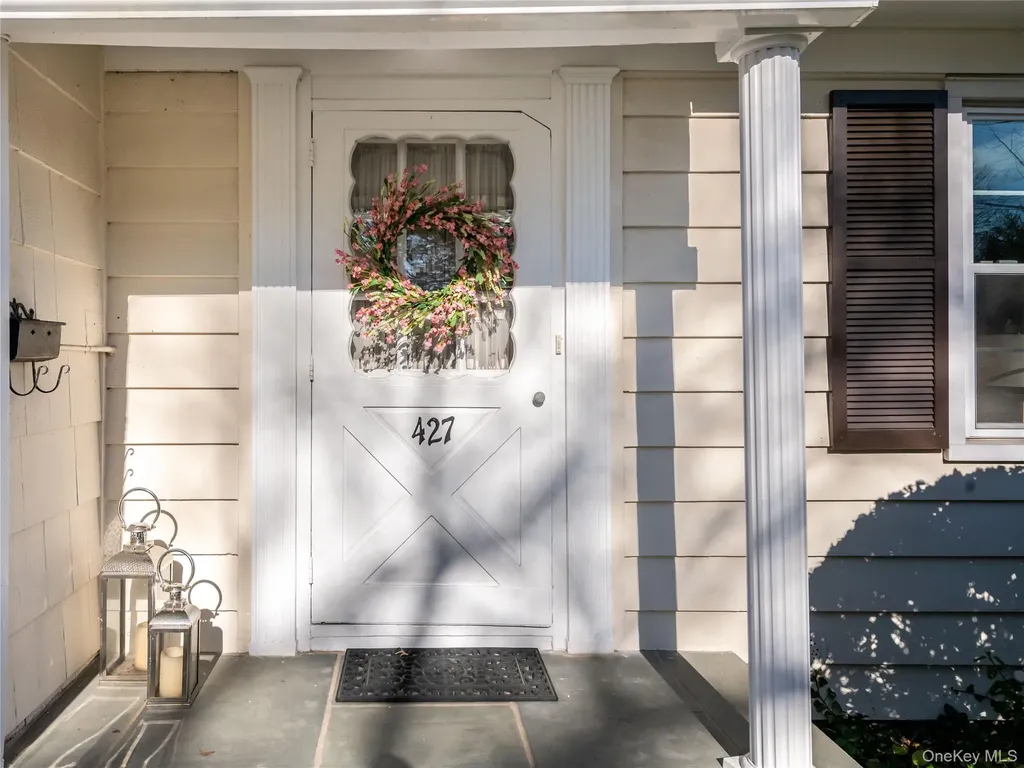 427 Ryder Road Manhasset NY 11030