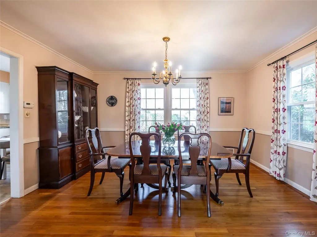 427 Ryder Road Manhasset NY 11030