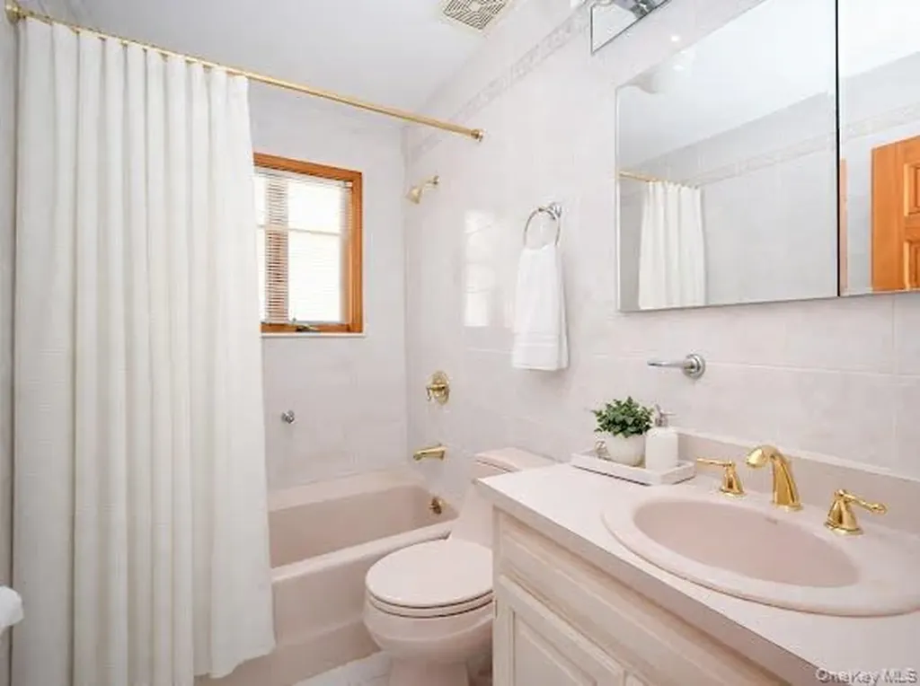 151-52 21st Avenue Whitestone NY 11357