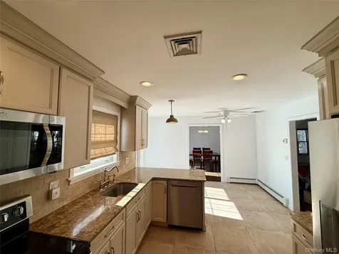 4 Sheila Court Manorville NY 11949