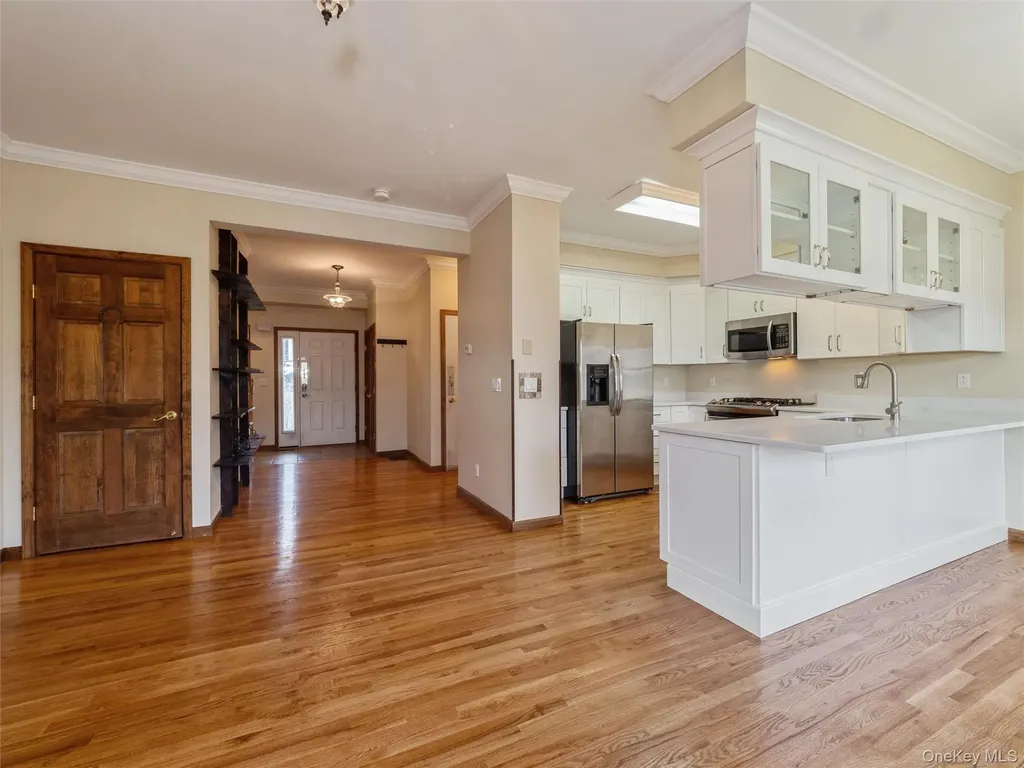 43 Aveonis Court Fishkill NY 12524