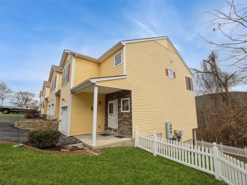 43 Aveonis Court Fishkill NY 12524