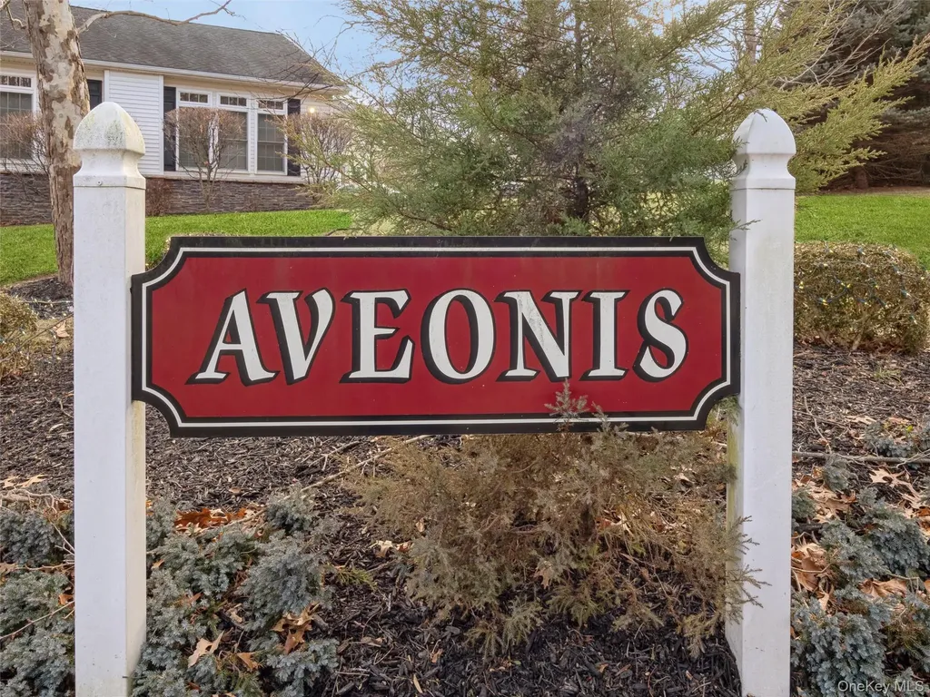 43 Aveonis Court Fishkill NY 12524