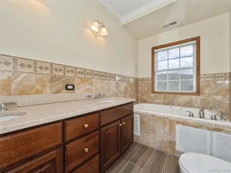 43 Aveonis Court Fishkill NY 12524