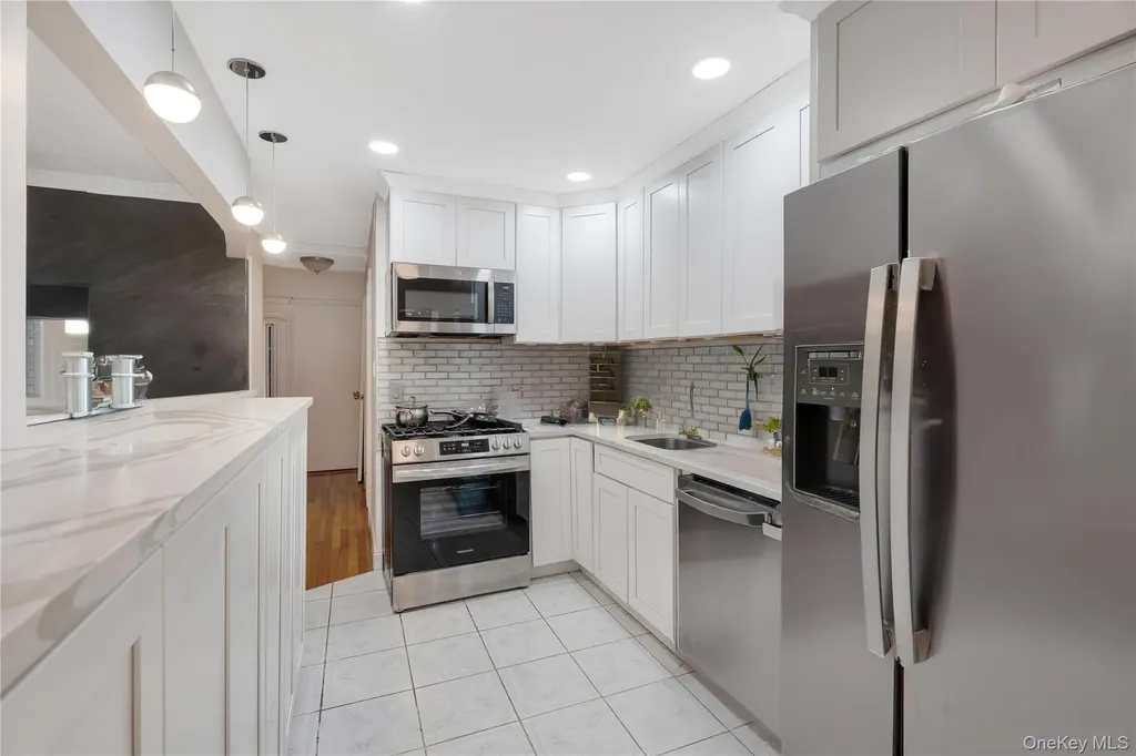 10009 Avenue L Brooklyn NY 11236