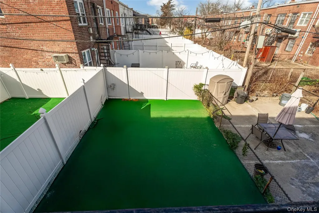 10009 Avenue L Brooklyn NY 11236