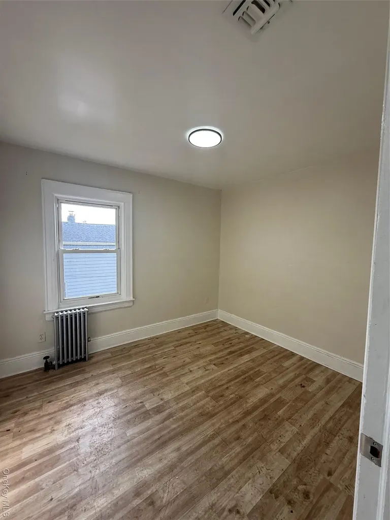 260 Biltmore Avenue Elmont NY 11003