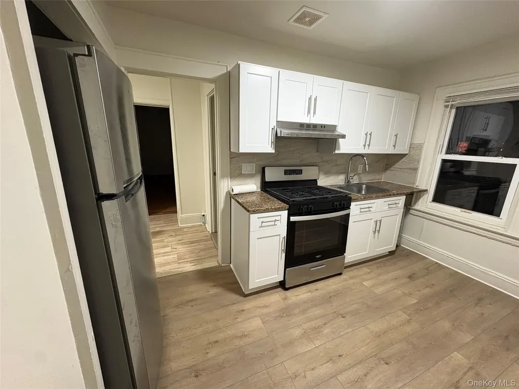 260 Biltmore Avenue Elmont NY 11003