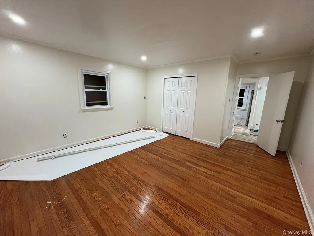 260 Biltmore Avenue Elmont NY 11003