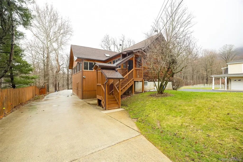 21 Old Town Road Beacon NY 12508
