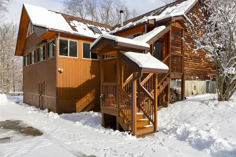 21 Old Town Road Beacon NY 12508