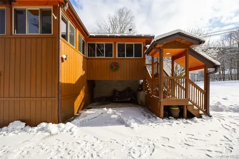 21 Old Town Road Beacon NY 12508