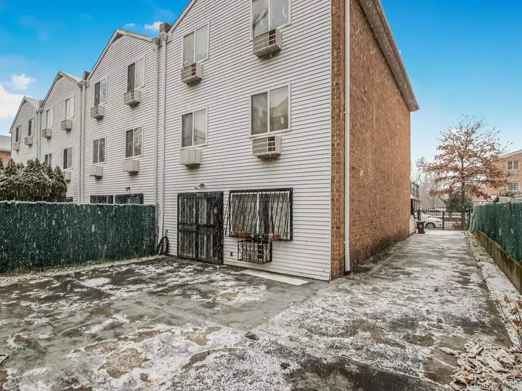 3669 Boller Avenue Bronx NY 10466