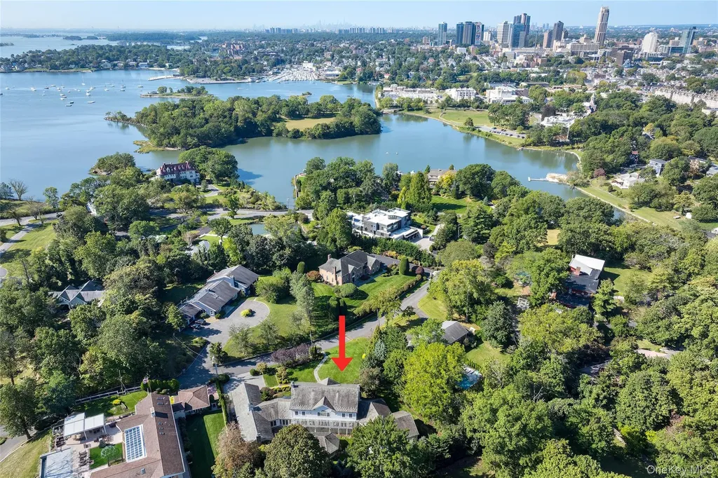 63 Premium Point New Rochelle NY 10801
