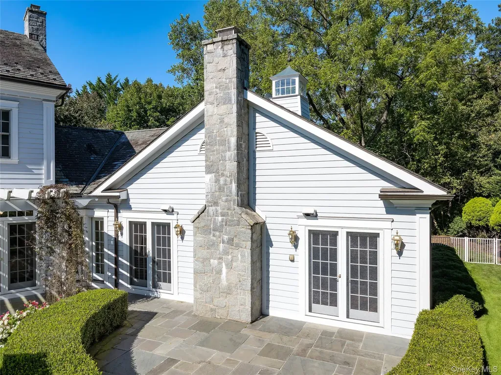 63 Premium Point New Rochelle NY 10801