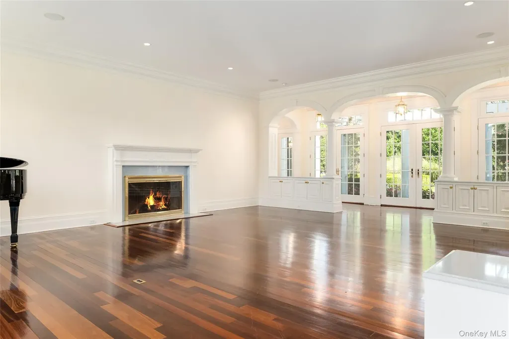 63 Premium Point New Rochelle NY 10801