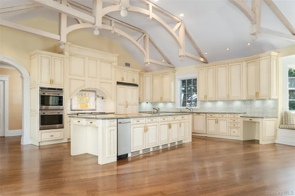 63 Premium Point New Rochelle NY 10801