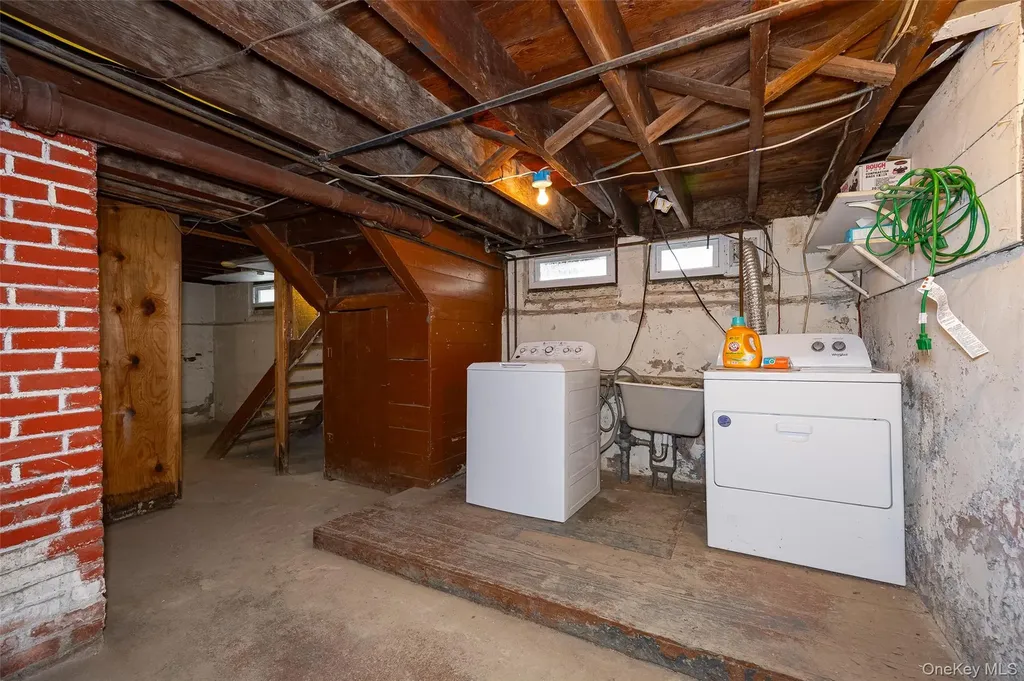 118 E Cedar Street Poughkeepsie NY 12601