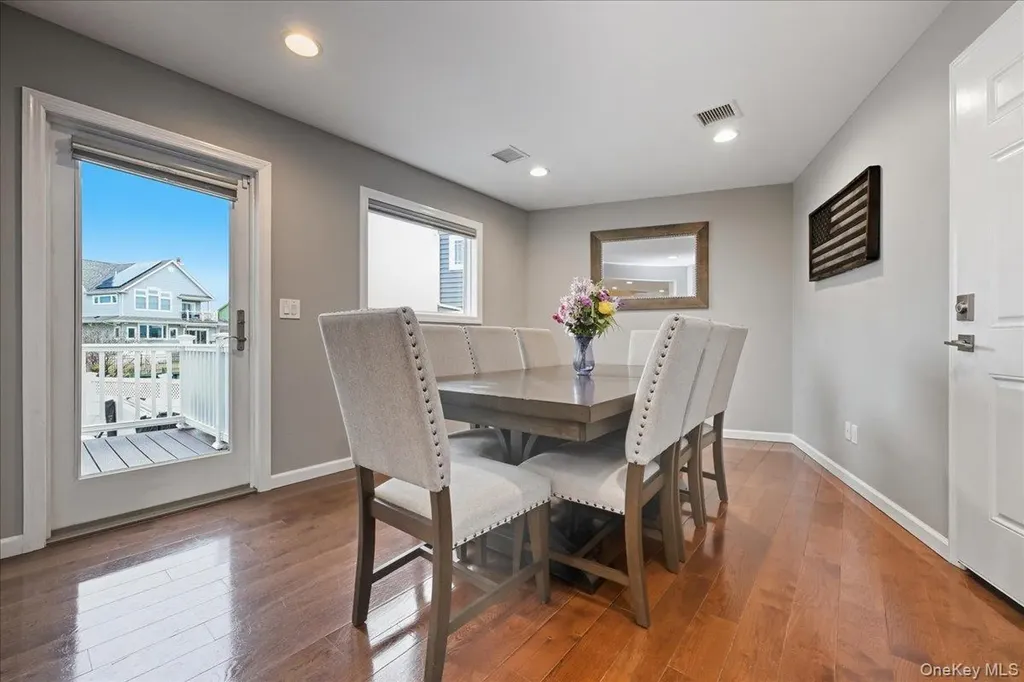 3 Neptune Place Massapequa NY 11758