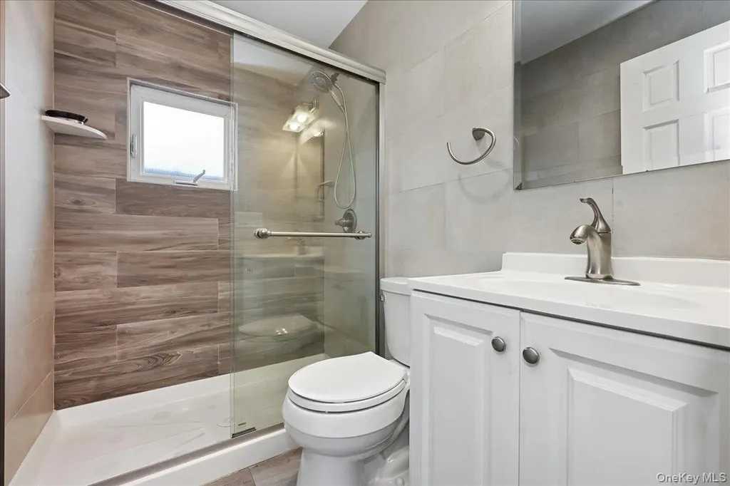 3 Neptune Place Massapequa NY 11758