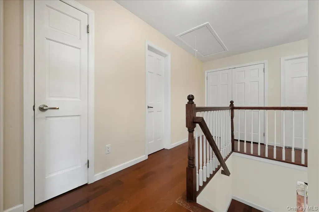 3 Neptune Place Massapequa NY 11758