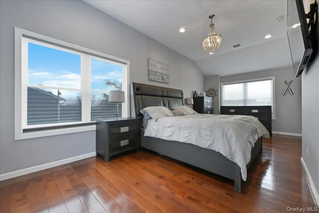 3 Neptune Place Massapequa NY 11758