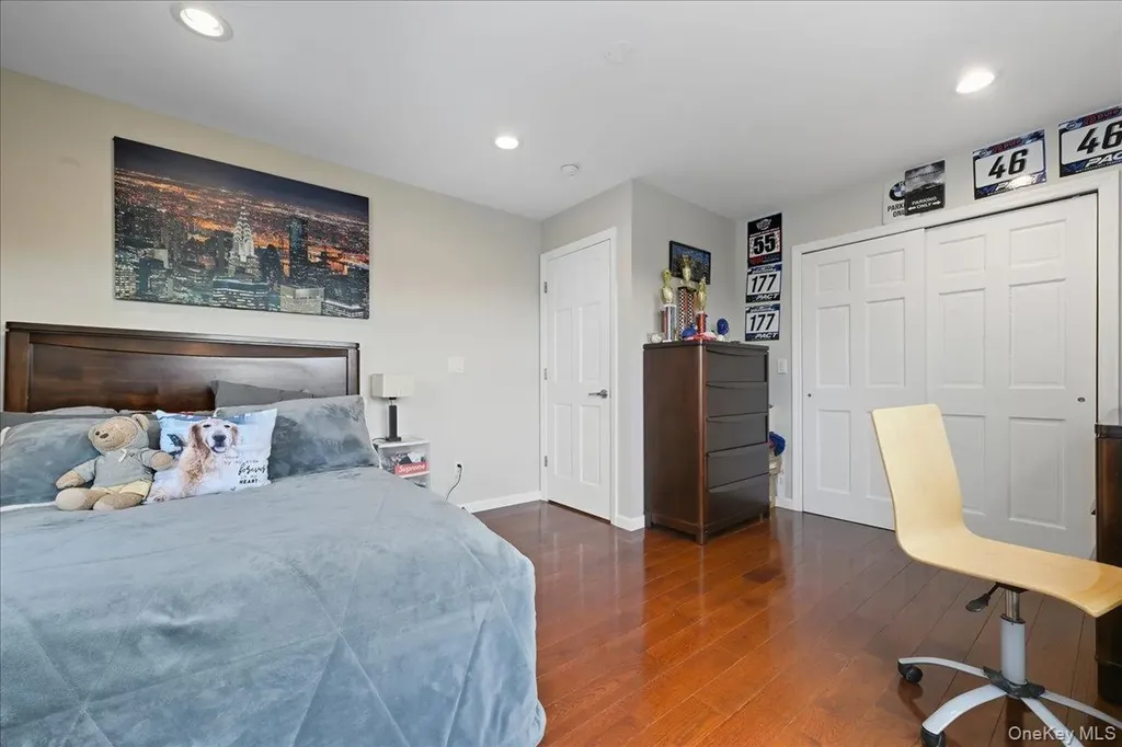 3 Neptune Place Massapequa NY 11758