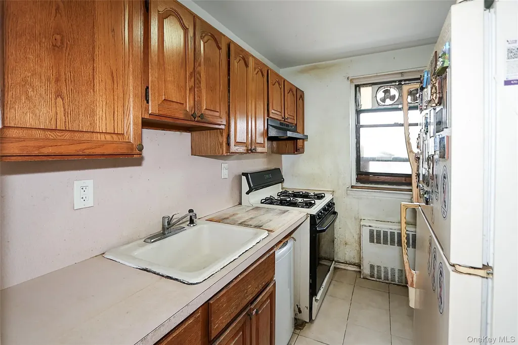 196-23 73rd Avenue Fresh Meadows NY 11365
