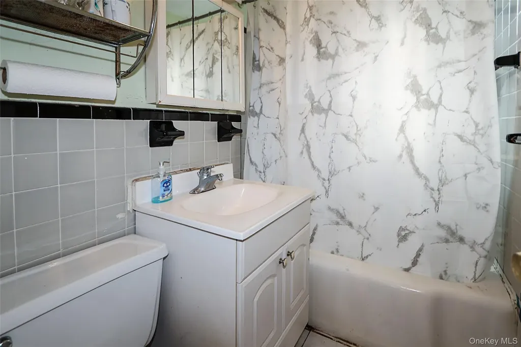 196-23 73rd Avenue Fresh Meadows NY 11365