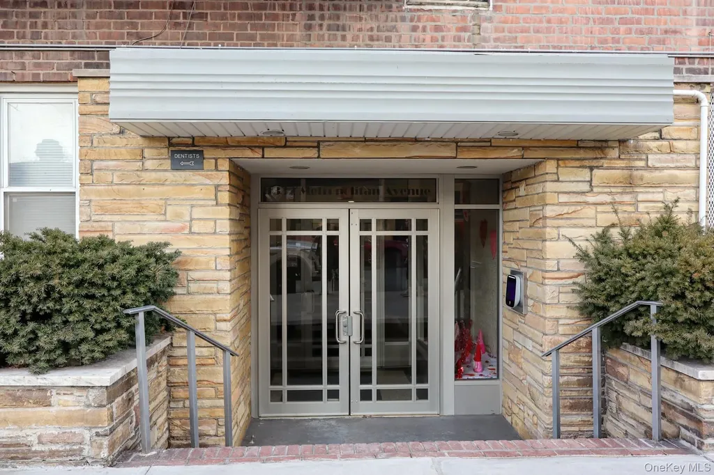 1332 Metropolitan Avenue Bronx NY 10462