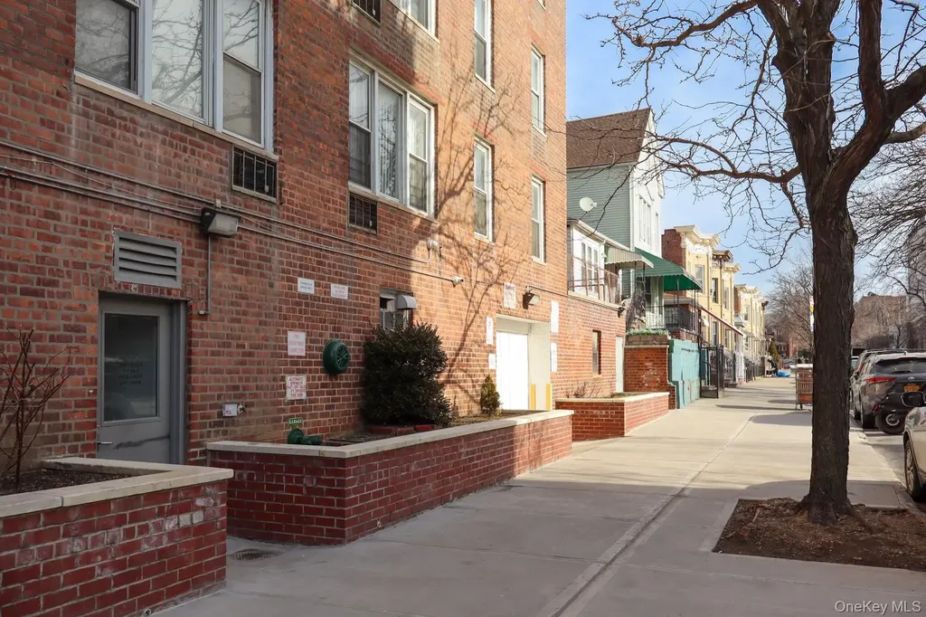 1332 Metropolitan Avenue Bronx NY 10462