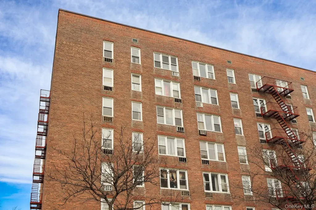 1332 Metropolitan Avenue Bronx NY 10462