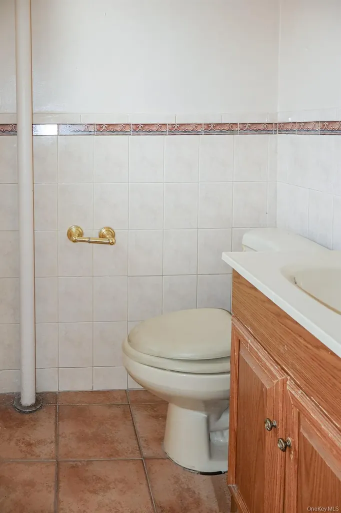 1332 Metropolitan Avenue Bronx NY 10462