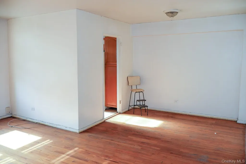 1332 Metropolitan Avenue Bronx NY 10462