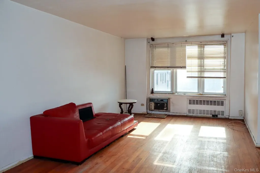 1332 Metropolitan Avenue Bronx NY 10462