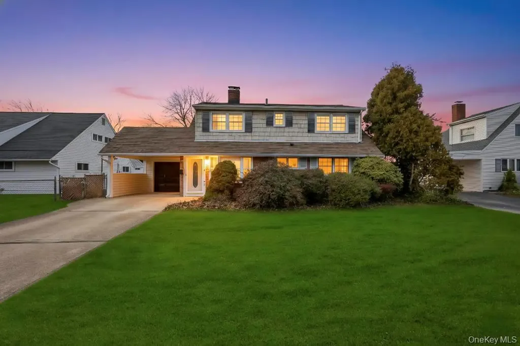 10 Grape Lane Hicksville NY 11801