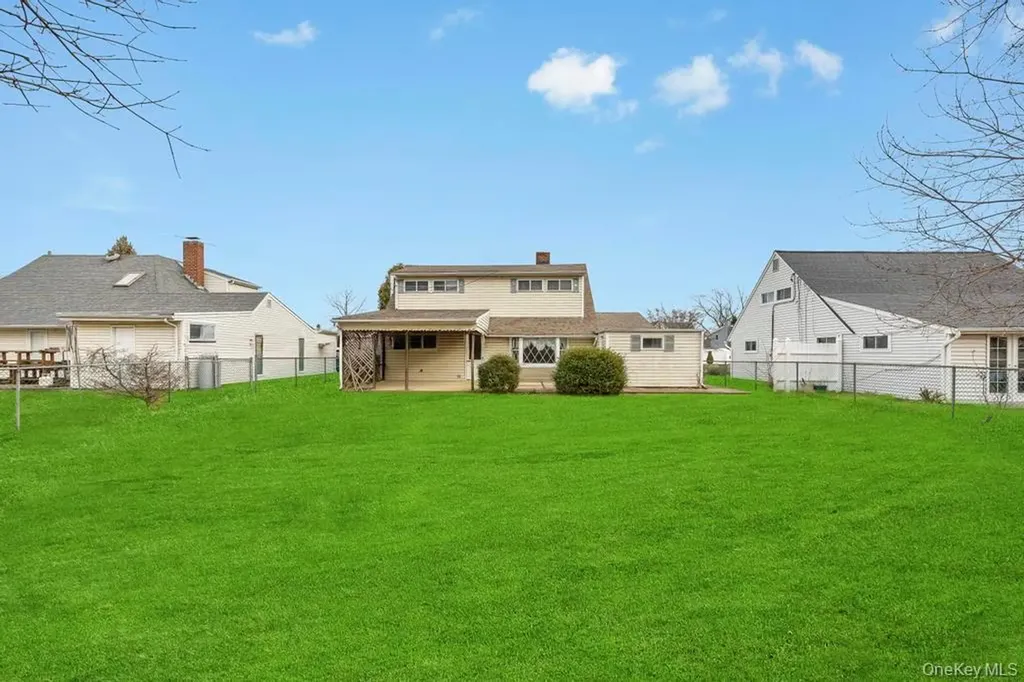 10 Grape Lane Hicksville NY 11801