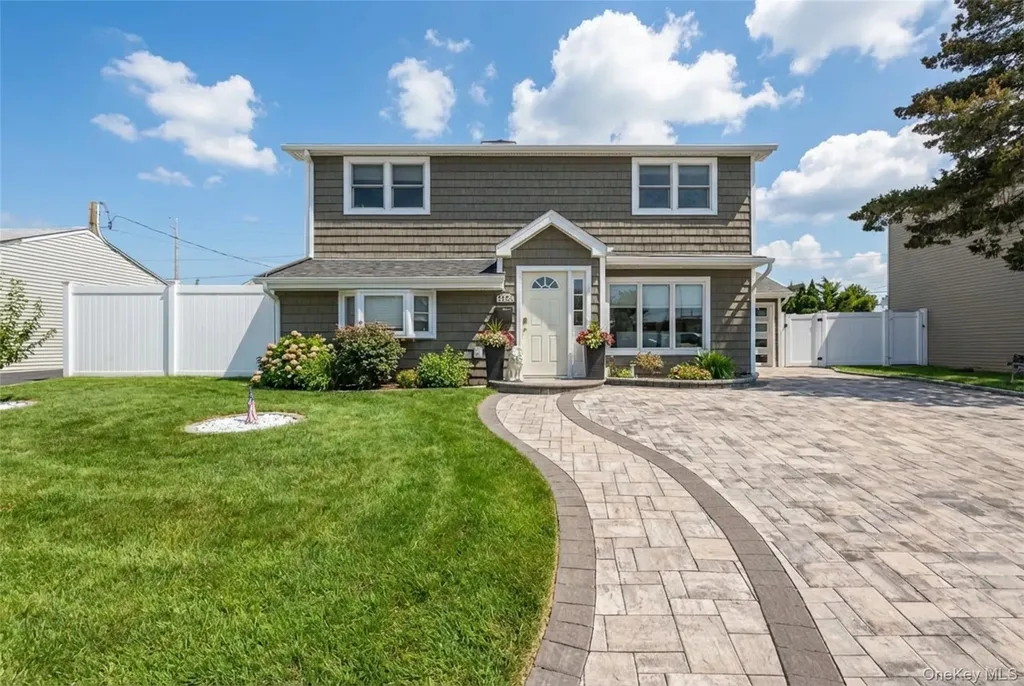 4185 Harriet Road Bethpage NY 11714