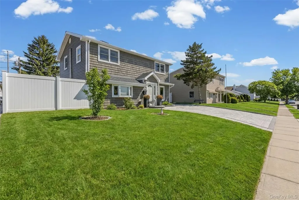 4185 Harriet Road Bethpage NY 11714