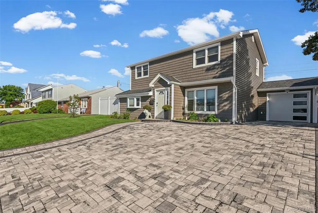 4185 Harriet Road Bethpage NY 11714