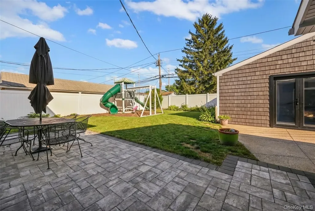 4185 Harriet Road Bethpage NY 11714