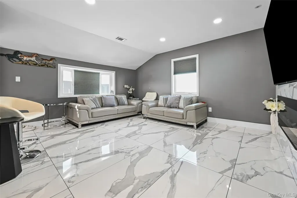 4185 Harriet Road Bethpage NY 11714