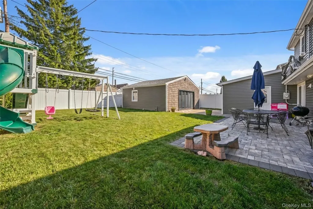 4185 Harriet Road Bethpage NY 11714