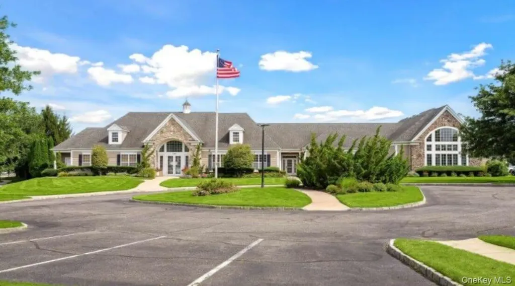 39 Kimberly Drive Westhampton NY 11977