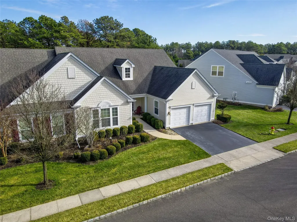 39 Kimberly Drive Westhampton NY 11977