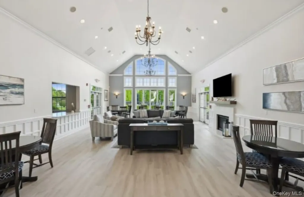 39 Kimberly Drive Westhampton NY 11977