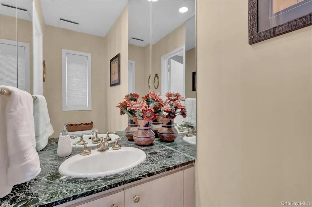 1993 Lowell Lane Merrick NY 11566